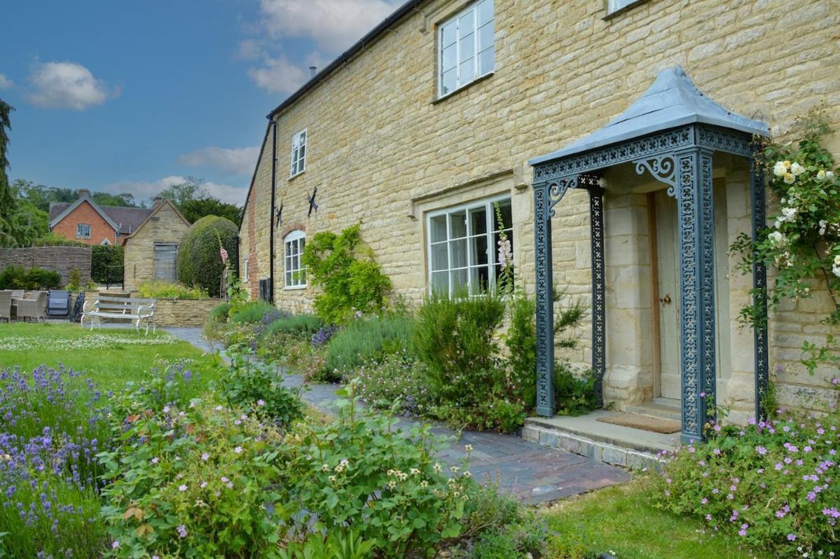 Beautiful Cotswold Farmhouse With Hot Tub Mánchester Exterior foto